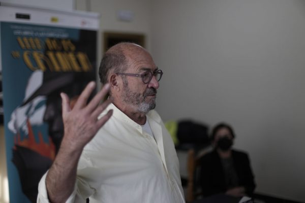 Juan Madrid acercó a los trabajadores de Sánchez Romero Carvajal su novela  Grupo de noche y las claves del género negro